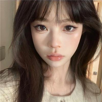 黑夜中的玻璃人偶
